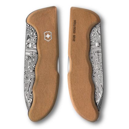 Нож Victorinox Evoke Wood Damast Limited Edition 2026