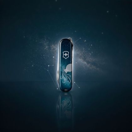 Колекционерско джобно ножче  Victorinox с дизайн на зодиакален знак Водолей