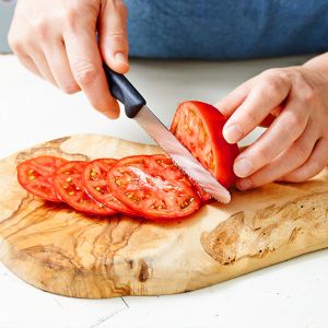Нож за домати и колбаси Victorinox