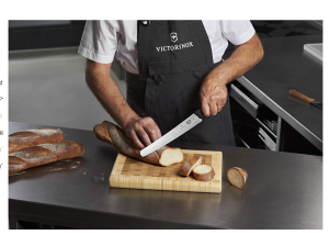 Кухненски нож Victorinox Fibrox за сладкиши с вълнообразно острие
