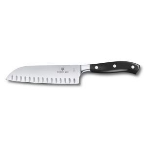 Кован нож SANTOKU Victorinox Grand Maitre, острие с улеи, в подаръчна кутия